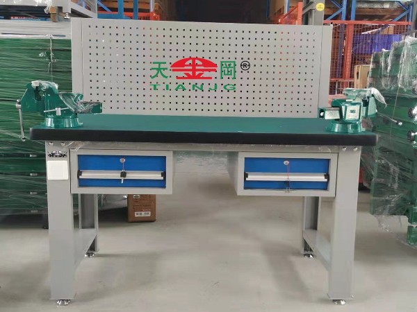 鉗工工作臺(tái)比普通工作臺(tái)好在哪里？[天金岡]