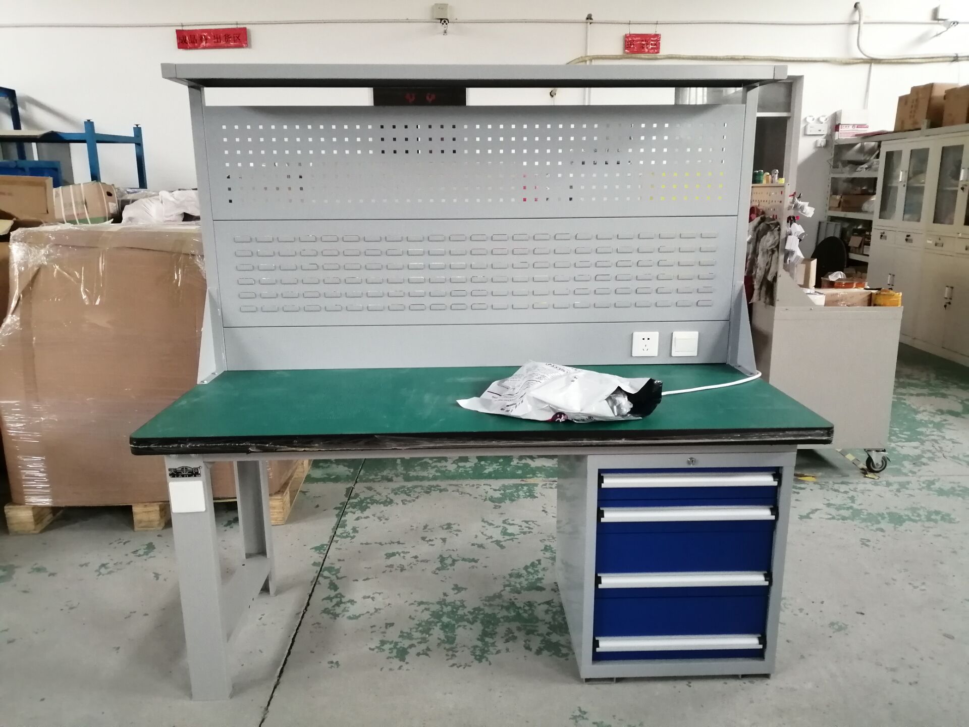 鉗工臺是怎么提高鉗工工作效率的？【天金岡】