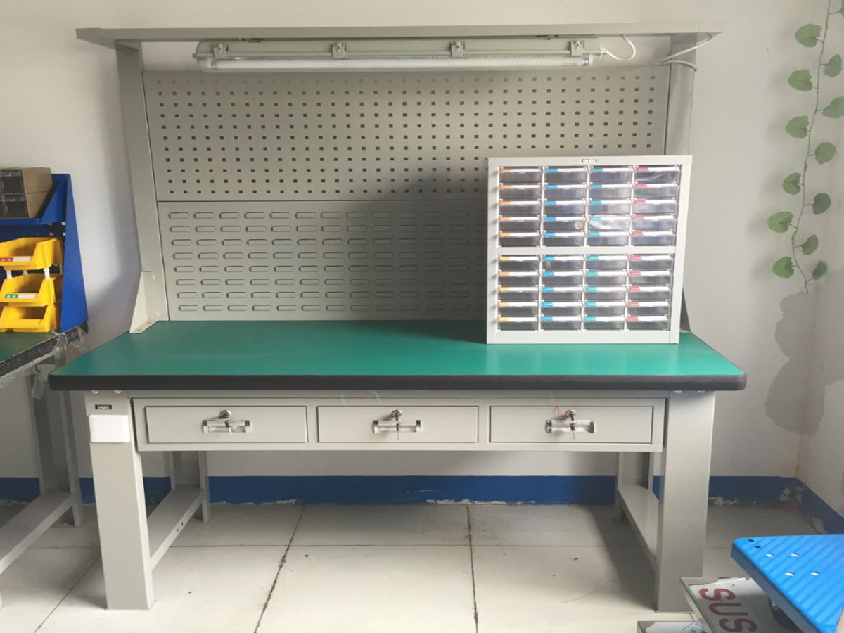 鉗工臺(tái)，為車間提供一站式服務(wù)【天金岡】