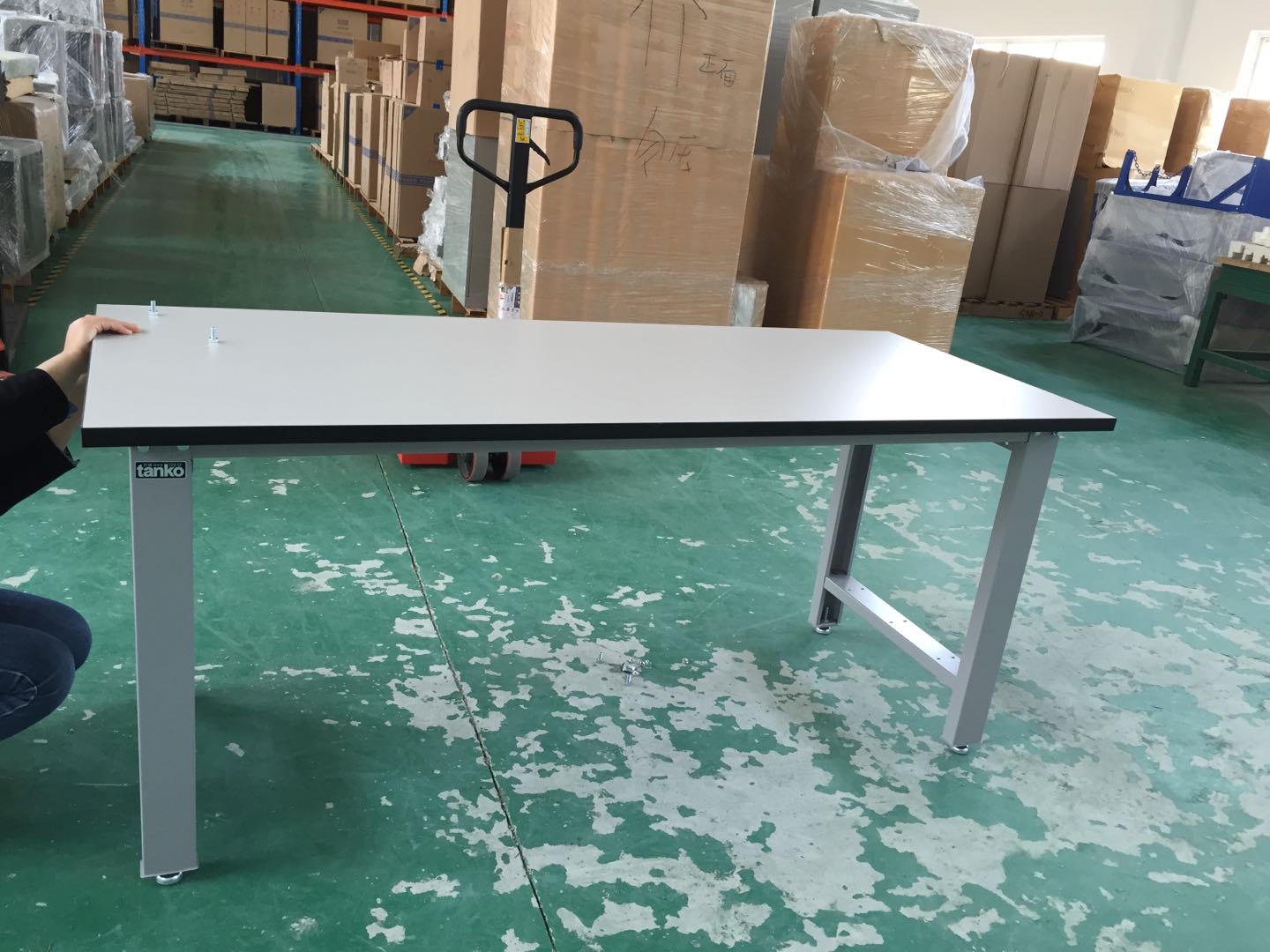 鉗工桌是用來(lái)干嘛的？【天金岡】