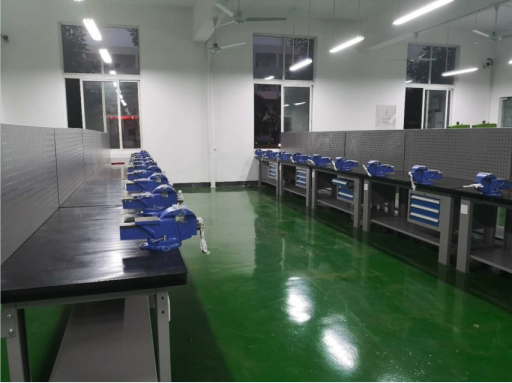 天金岡重型鉗工修模桌--客戶場(chǎng)景
