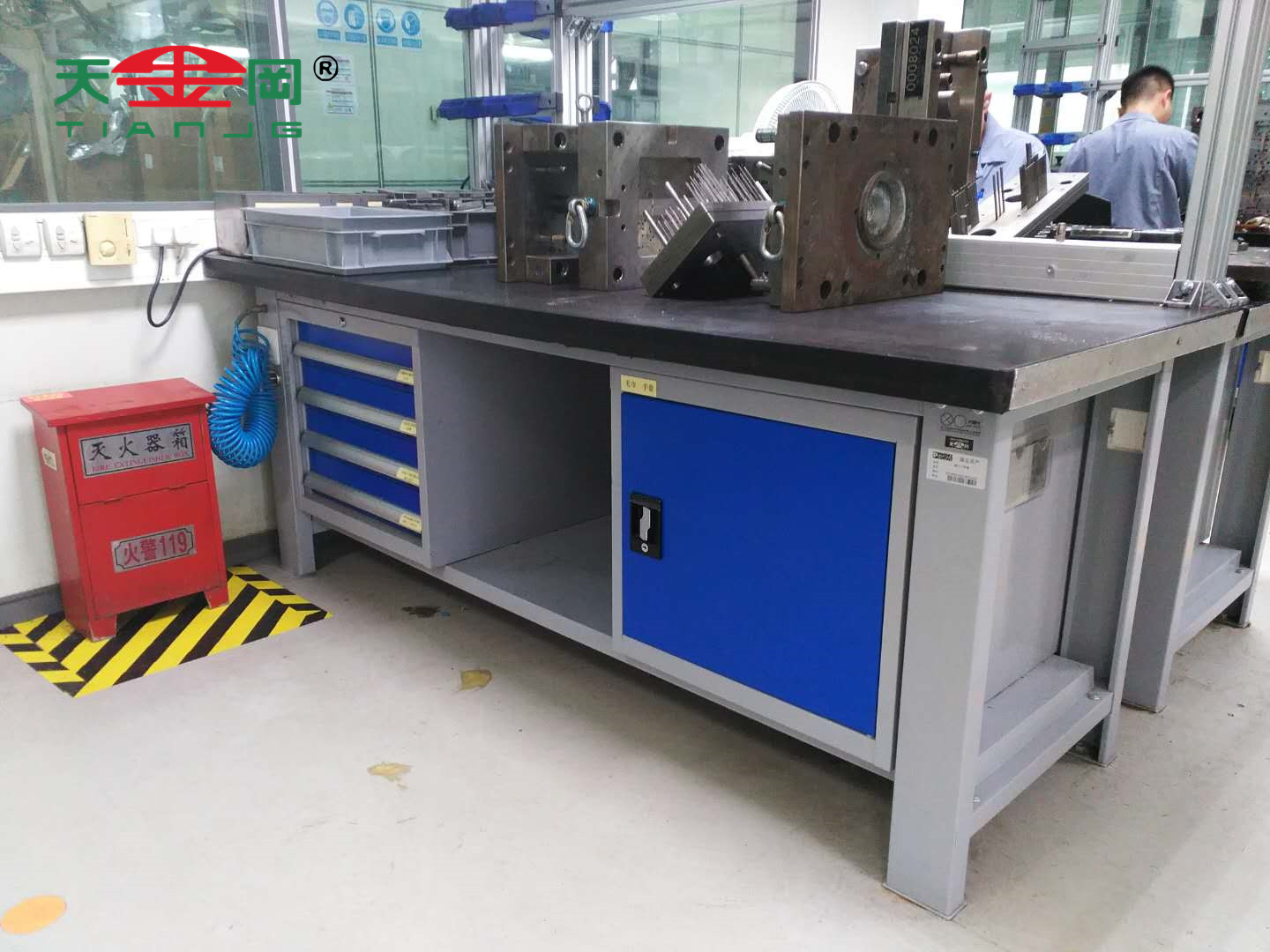 無塵車間精益生產(chǎn)工作臺武漢哪家最好？【天金岡】