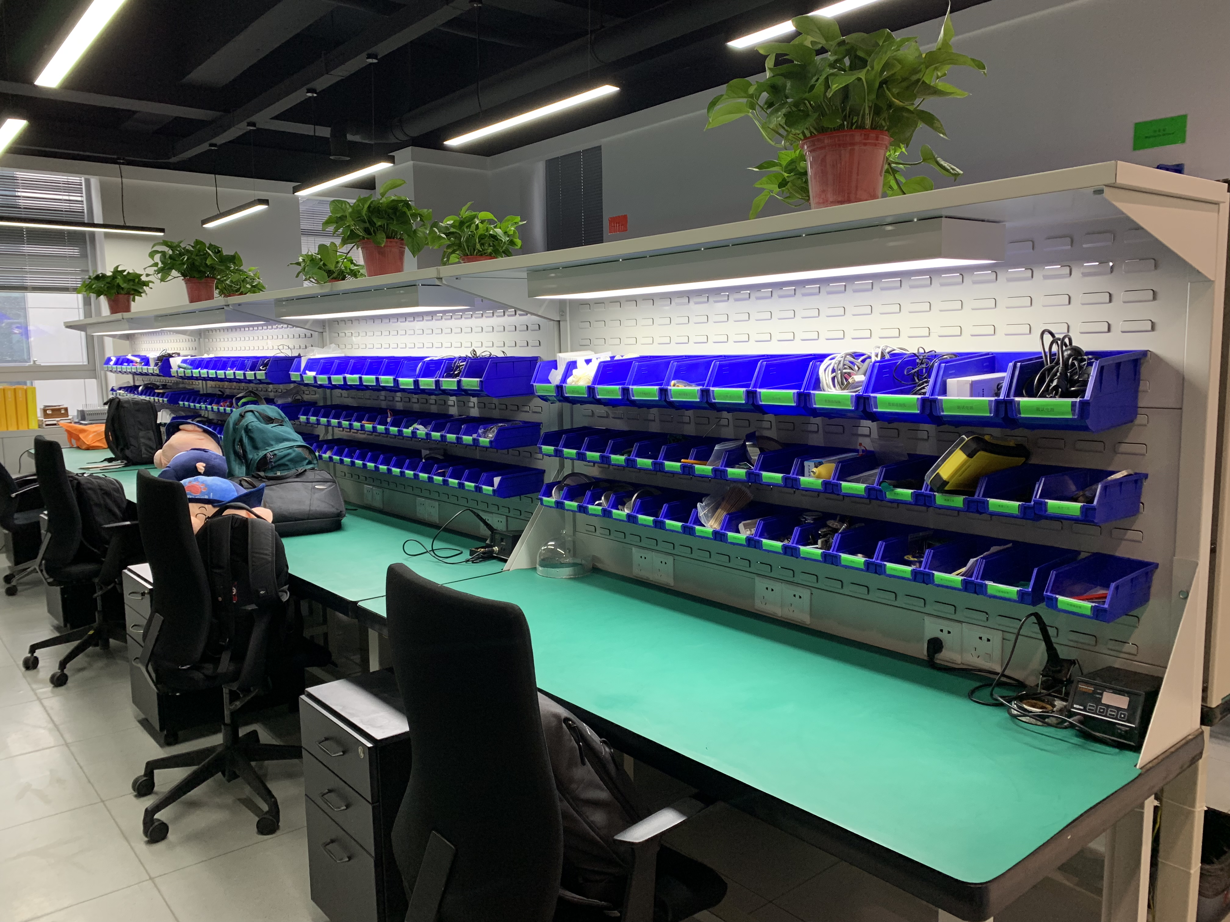 鉗工操作臺定做哪家好？