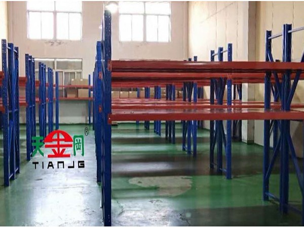 同一個(gè)空間，有了貨架，是不是換了種心情？