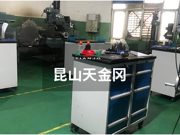 工具柜廠家哪家好，大家都選綠色環(huán)保-天金岡！