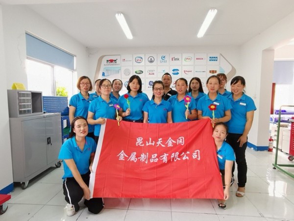 工具柜廠家天金岡與穩(wěn)汀伙伴共度人月兩團圓的美好時刻！