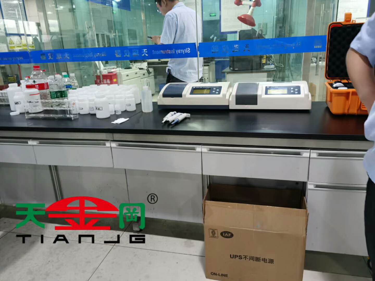 模具鉗工工作臺(tái)