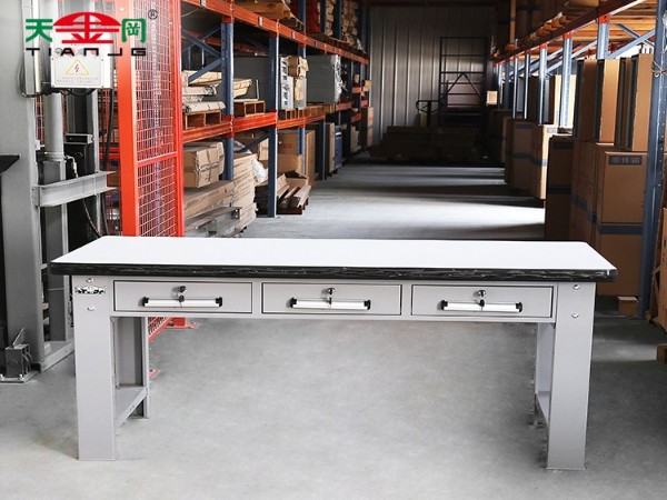 什么樣的工作臺適合車間？耐磨工作臺是多數企業(yè)的選擇