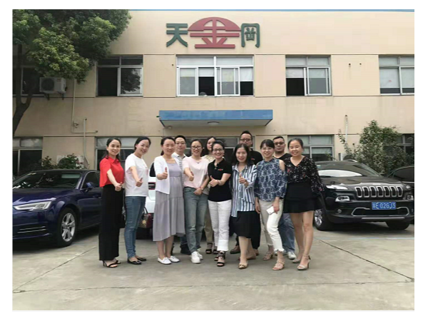 感恩禧誠網(wǎng)商會外貿(mào)家人蒞臨工具柜廠家天金岡參加8月例會！