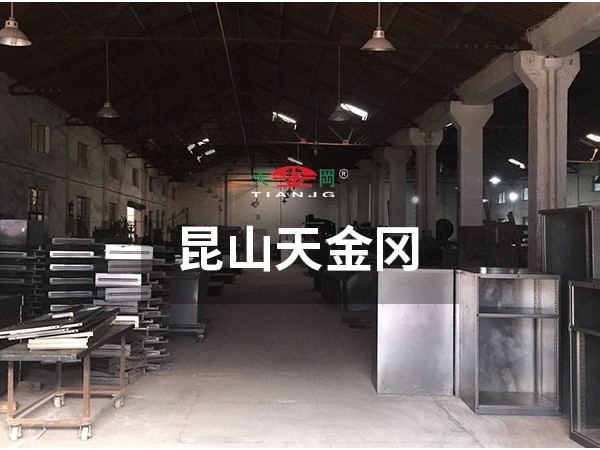 有實力，昆山這個生產(chǎn)廠家專注工位柜定制18年！