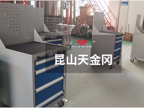 鉗工工具柜哪里有，不可勝數(shù)仍要看品質(zhì)廠家!
