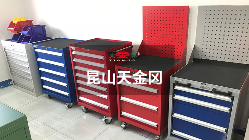 好的車間工具柜抽屜滑軌壁板厚，做工精細(xì)，經(jīng)久耐用！